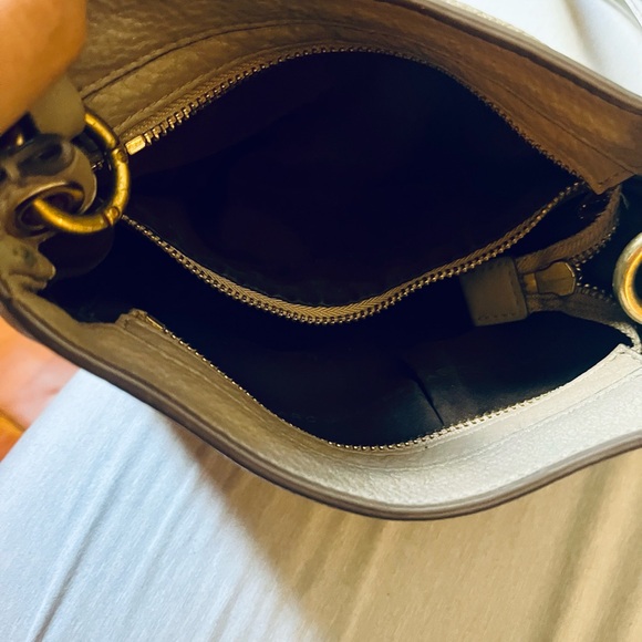 Marc Jacobs Tan Pebbled Leather Crossbody Bag - Picture 2 of 3